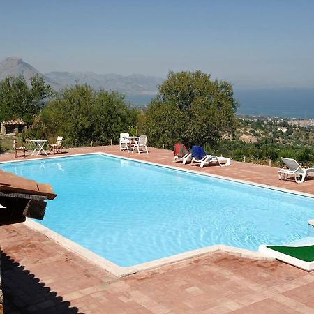 Lascari Apartment Sleeps 4 Pool Wifi Campofelice Di Roccella Esterno foto