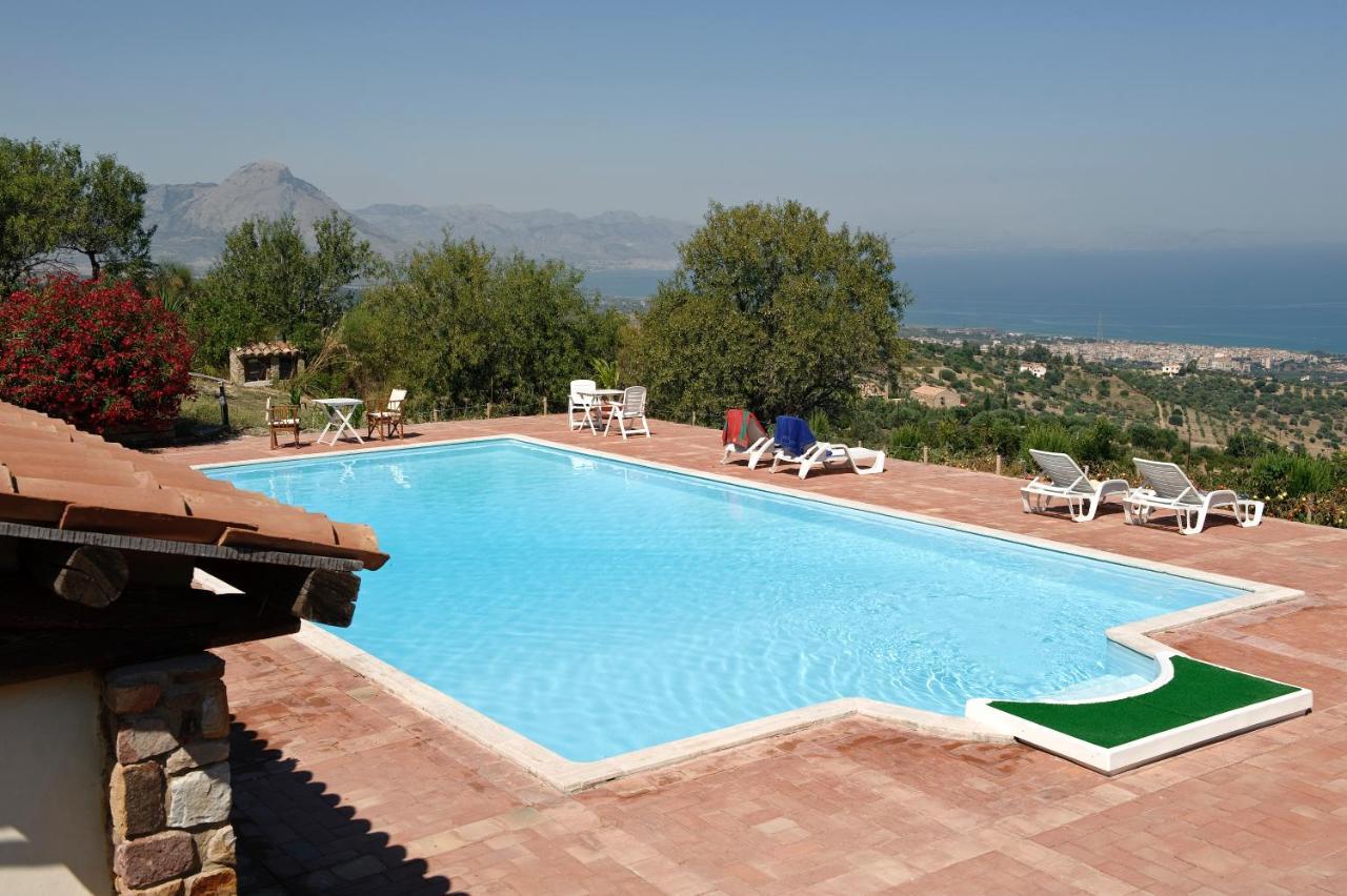 Lascari Apartment Sleeps 4 Pool Wifi Campofelice Di Roccella Esterno foto