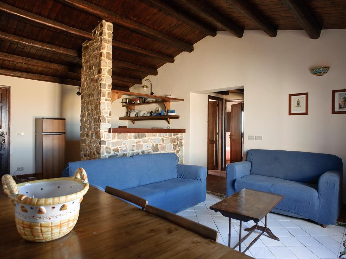 Lascari Apartment Sleeps 4 Pool Wifi Campofelice Di Roccella Esterno foto